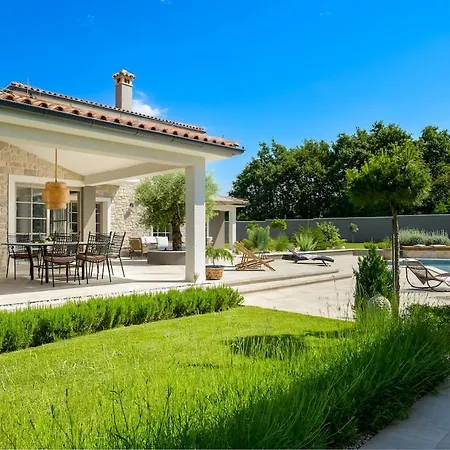 Villa Stancija 47- Exclusive Adults Getaway With Included Fiat 500c Cabrio By Istrialux