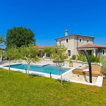 Villa Stancija 47- Exclusive Adults Getaway With Included Fiat 500c Cabrio By Istrialux Bibici