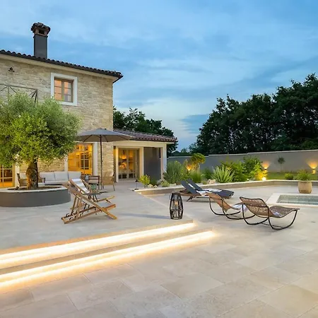 Stancija 47- Exclusive Adults Getaway With Included Fiat 500c Cabrio By Istrialux Villa Bibici